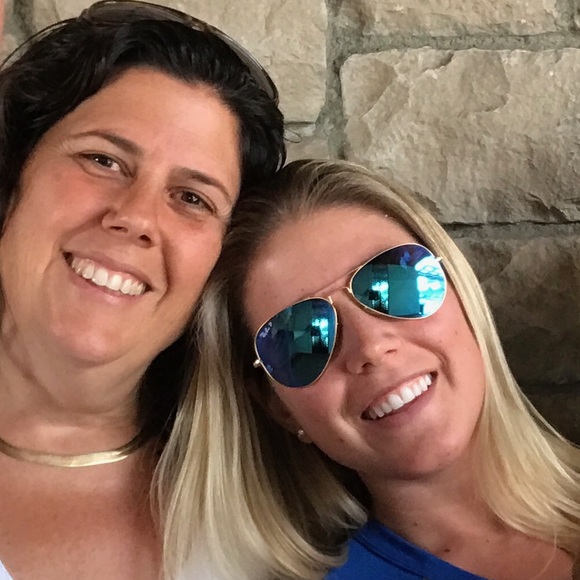 Meet your Posher, Tina - Picture 1 of 1